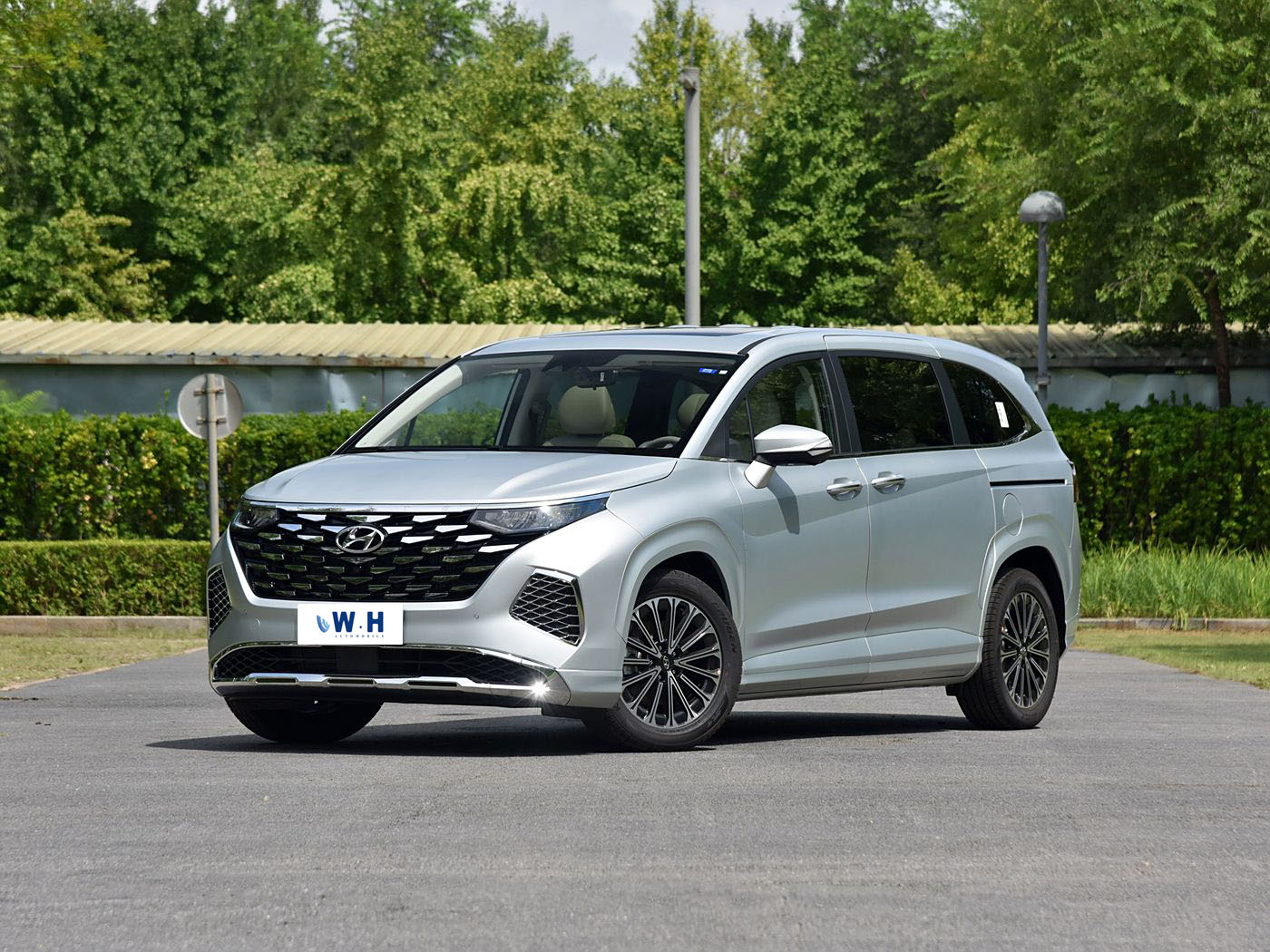 Hyundai Custo